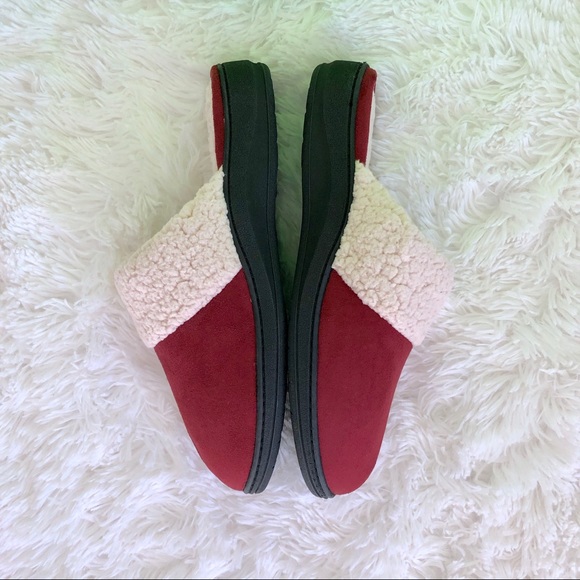 Dearfoams | Burgundy Microsuede Clog Slippers - Picture 5 of 8